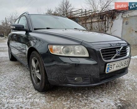 Черный Вольво В50, объемом двигателя 1.56 л и пробегом 290 тыс. км за 5999 $, фото 1 на Automoto.ua