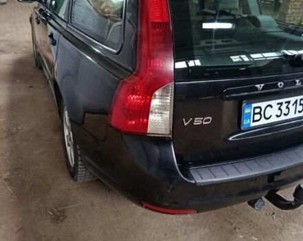 Черный Вольво В50, объемом двигателя 1.6 л и пробегом 300 тыс. км за 6000 $, фото 1 на Automoto.ua