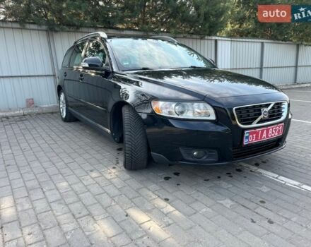 Черный Вольво В50, объемом двигателя 1.6 л и пробегом 240 тыс. км за 6950 $, фото 1 на Automoto.ua