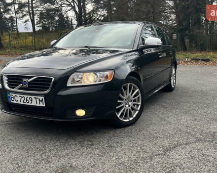 Чорний Вольво V50, об'ємом двигуна 1.56 л та пробігом 205 тис. км за 6800 $, фото 1 на Automoto.ua
