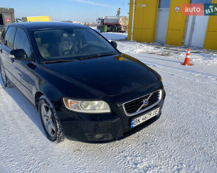 Чорний Вольво V50, об'ємом двигуна 2 л та пробігом 300 тис. км за 4950 $, фото 1 на Automoto.ua