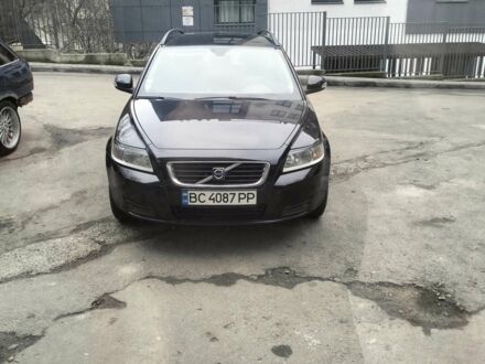 Черный Вольво В50, объемом двигателя 1.6 л и пробегом 269 тыс. км за 6000 $, фото 1 на Automoto.ua