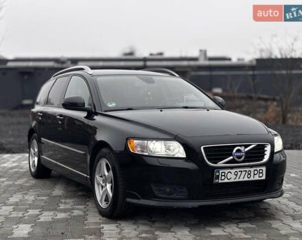 Черный Вольво В50, объемом двигателя 1.6 л и пробегом 264 тыс. км за 7600 $, фото 1 на Automoto.ua