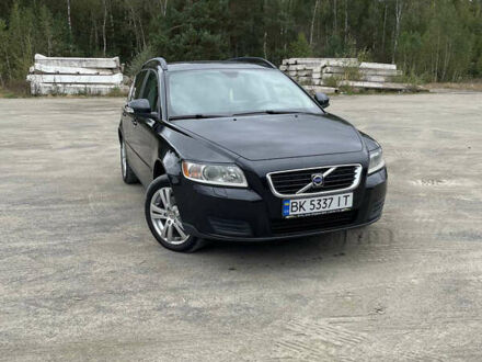 Черный Вольво В50, объемом двигателя 1.6 л и пробегом 195 тыс. км за 6200 $, фото 1 на Automoto.ua