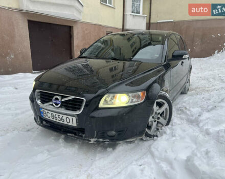 Черный Вольво В50, объемом двигателя 1.6 л и пробегом 253 тыс. км за 8500 $, фото 1 на Automoto.ua