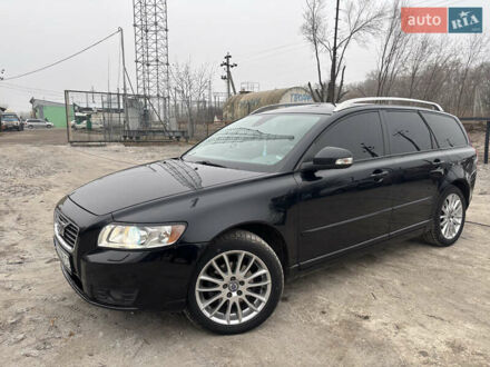 Вольво V50 2010 у Вольногорске на Automoto.ua Чорний Вольво V50, об'ємом двигуна 1.56 л та пробігом 265 тис. км за 7800 $, фото 1 на Automoto.ua