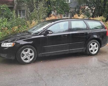 Черный Вольво В50, объемом двигателя 1.6 л и пробегом 216 тыс. км за 8977 $, фото 1 на Automoto.ua
