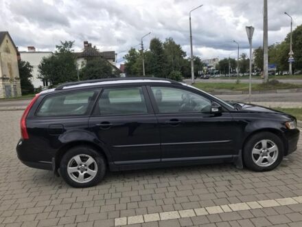 Черный Вольво В50, объемом двигателя 1.6 л и пробегом 243 тыс. км за 7200 $, фото 1 на Automoto.ua