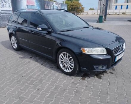 Черный Вольво В50, объемом двигателя 1.6 л и пробегом 250 тыс. км за 7600 $, фото 1 на Automoto.ua