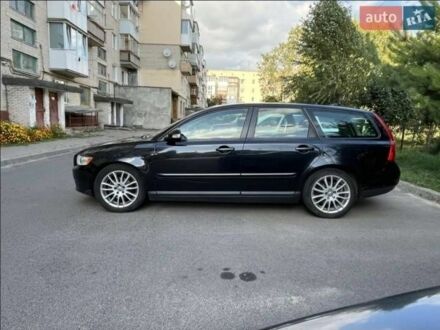 Черный Вольво В50, объемом двигателя 1.6 л и пробегом 270 тыс. км за 7100 $, фото 1 на Automoto.ua