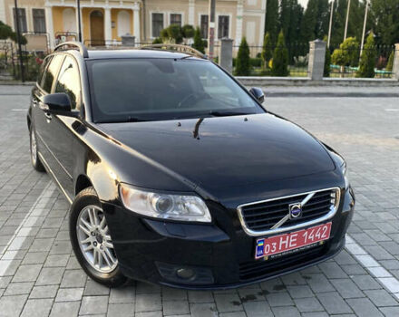 Черный Вольво В50, объемом двигателя 1.6 л и пробегом 275 тыс. км за 6700 $, фото 1 на Automoto.ua