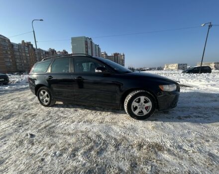 Черный Вольво В50, объемом двигателя 1.6 л и пробегом 256 тыс. км за 5800 $, фото 1 на Automoto.ua