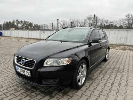 Черный Вольво В50, объемом двигателя 1.6 л и пробегом 240 тыс. км за 6750 $, фото 1 на Automoto.ua