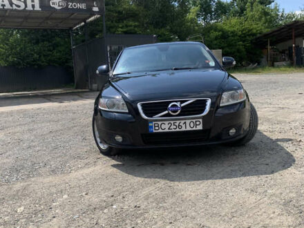Черный Вольво В50, объемом двигателя 1.6 л и пробегом 307 тыс. км за 8200 $, фото 1 на Automoto.ua