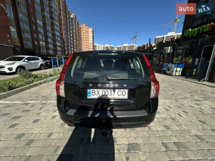 Вольво В50 2011 в Хмельницком на Automoto.ua Черный Вольво В50, объемом двигателя 1.98 л и пробегом 299 тыс. км за 9100 $, фото 1 на Automoto.ua