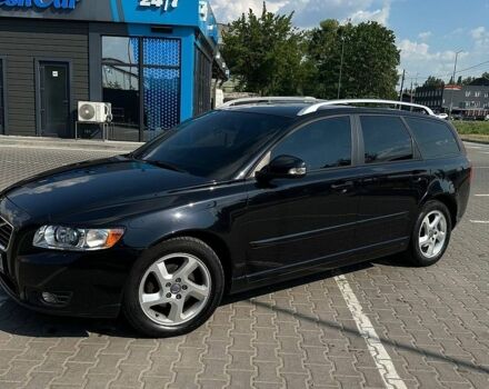 Черный Вольво В50, объемом двигателя 1.56 л и пробегом 258 тыс. км за 8000 $, фото 1 на Automoto.ua