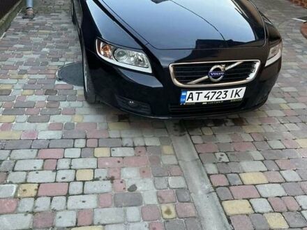 Черный Вольво В50, объемом двигателя 1.6 л и пробегом 261 тыс. км за 8200 $, фото 1 на Automoto.ua