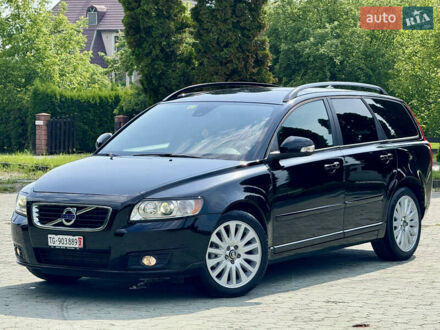 Вольво V50 2011 у Дубно на Automoto.ua Чорний Вольво V50, об'ємом двигуна 1.6 л та пробігом 218 тис. км за 8499 $, фото 1 на Automoto.ua