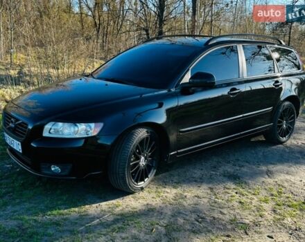 Чорний Вольво V50, об'ємом двигуна 1.6 л та пробігом 257 тис. км за 8200 $, фото 1 на Automoto.ua