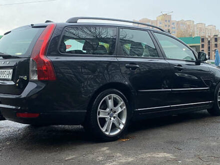 Вольво V50 2011 у Луцьку на Automoto.ua Чорний Вольво V50, об'ємом двигуна 1.56 л та пробігом 247 тис. км за 7300 $, фото 1 на Automoto.ua