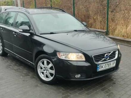 Чорний Вольво V50, об'ємом двигуна 1.56 л та пробігом 260 тис. км за 6900 $, фото 1 на Automoto.ua