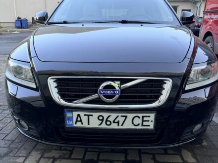 Черный Вольво В50, объемом двигателя 1.6 л и пробегом 247 тыс. км за 9100 $, фото 1 на Automoto.ua