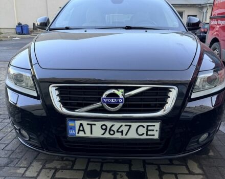 Черный Вольво В50, объемом двигателя 1.6 л и пробегом 247 тыс. км за 9100 $, фото 1 на Automoto.ua