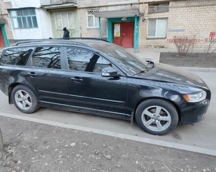 Чорний Вольво V50, об'ємом двигуна 1.6 л та пробігом 280 тис. км за 8000 $, фото 1 на Automoto.ua