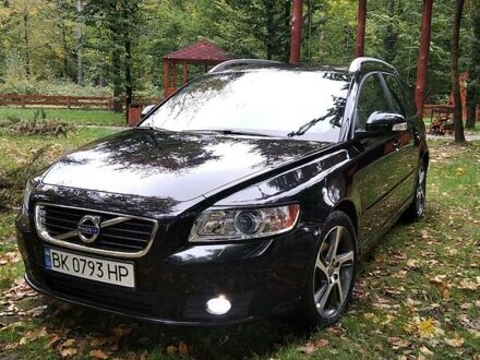 Вольво V50 2011 у Корце на Automoto.ua Чорний Вольво V50, об'ємом двигуна 1.6 л та пробігом 166 тис. км за 9000 $, фото 1 на Automoto.ua