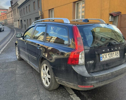 Черный Вольво В50, объемом двигателя 1.6 л и пробегом 227 тыс. км за 7200 $, фото 1 на Automoto.ua