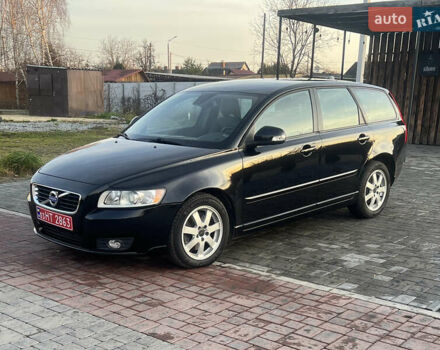 Черный Вольво В50, объемом двигателя 2 л и пробегом 284 тыс. км за 9200 $, фото 1 на Automoto.ua