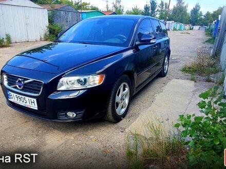 Черный Вольво В50, объемом двигателя 1.6 л и пробегом 223 тыс. км за 8400 $, фото 1 на Automoto.ua
