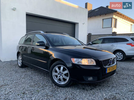 Черный Вольво В50, объемом двигателя 1.6 л и пробегом 252 тыс. км за 8200 $, фото 1 на Automoto.ua