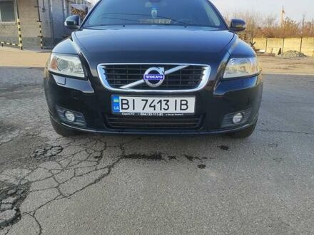 Черный Вольво В50, объемом двигателя 1.6 л и пробегом 201 тыс. км за 7500 $, фото 1 на Automoto.ua