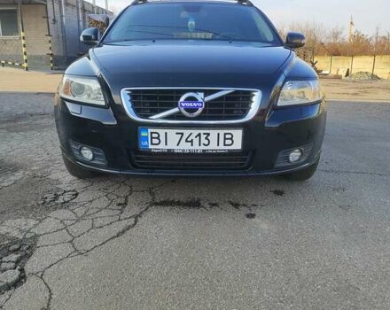 Черный Вольво В50, объемом двигателя 1.6 л и пробегом 201 тыс. км за 7500 $, фото 1 на Automoto.ua