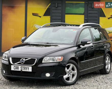 Черный Вольво В50, объемом двигателя 1.6 л и пробегом 230 тыс. км за 7999 $, фото 1 на Automoto.ua