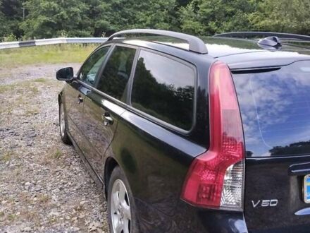 Вольво V50 2011 у Бурштыне на Automoto.ua Чорний Вольво V50, об'ємом двигуна 1.6 л та пробігом 200 тис. км за 7900 $, фото 1 на Automoto.ua