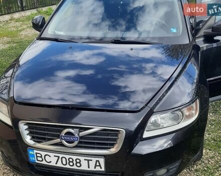 Черный Вольво В50, объемом двигателя 1.56 л и пробегом 298 тыс. км за 7599 $, фото 1 на Automoto.ua