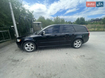 Вольво В50 2011 в Дрогобыче на Automoto.ua Черный Вольво В50, объемом двигателя 1.56 л и пробегом 229 тыс. км за 7999 $, фото 1 на Automoto.ua