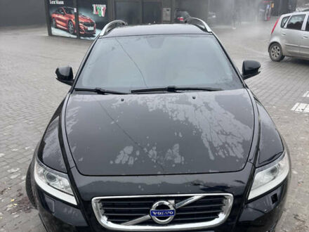 Черный Вольво В50, объемом двигателя 1.56 л и пробегом 237 тыс. км за 7600 $, фото 1 на Automoto.ua