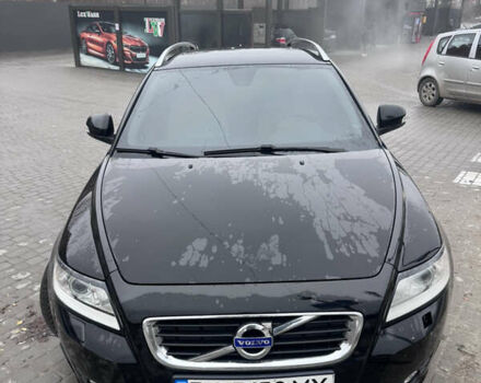 Черный Вольво В50, объемом двигателя 1.56 л и пробегом 237 тыс. км за 7600 $, фото 1 на Automoto.ua