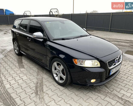 Черный Вольво В50, объемом двигателя 1.6 л и пробегом 235 тыс. км за 7999 $, фото 1 на Automoto.ua