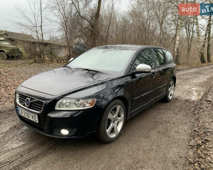 Черный Вольво В50, объемом двигателя 1.6 л и пробегом 270 тыс. км за 8500 $, фото 1 на Automoto.ua