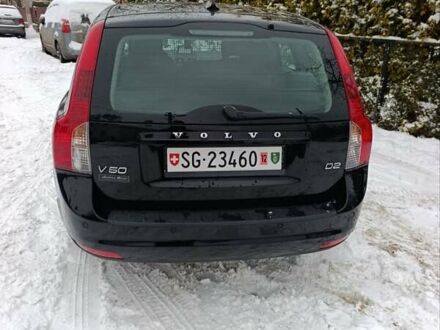 Черный Вольво В50, объемом двигателя 1.6 л и пробегом 236 тыс. км за 8400 $, фото 1 на Automoto.ua
