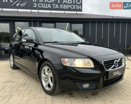 Черный Вольво В50, объемом двигателя 1.6 л и пробегом 244 тыс. км за 7700 $, фото 1 на Automoto.ua