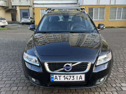 Черный Вольво В50, объемом двигателя 1.56 л и пробегом 210 тыс. км за 8500 $, фото 1 на Automoto.ua