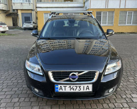 Черный Вольво В50, объемом двигателя 1.56 л и пробегом 210 тыс. км за 8500 $, фото 1 на Automoto.ua