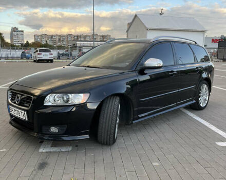 Черный Вольво В50, объемом двигателя 1.56 л и пробегом 264 тыс. км за 8300 $, фото 1 на Automoto.ua