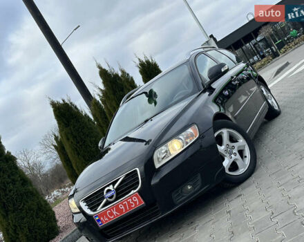 Черный Вольво В50, объемом двигателя 1.6 л и пробегом 219 тыс. км за 8300 $, фото 1 на Automoto.ua