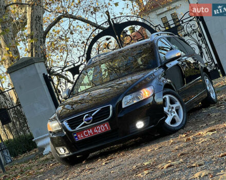 Черный Вольво В50, объемом двигателя 1.6 л и пробегом 228 тыс. км за 8999 $, фото 1 на Automoto.ua